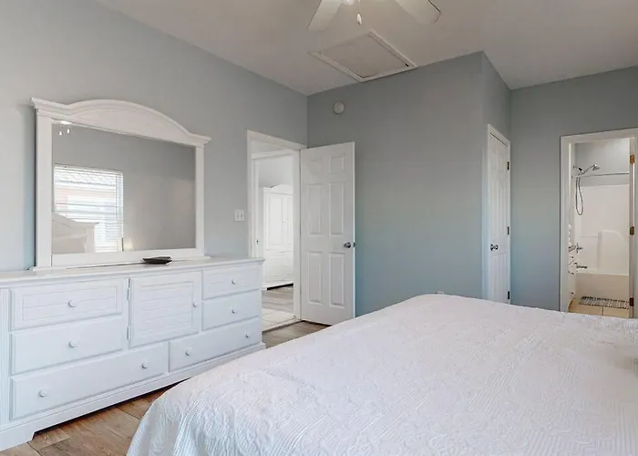 Eye-catching W/ Picturesque Coastal Views