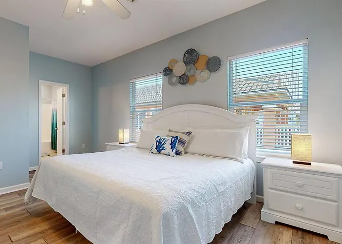 Eye-catching W/ Picturesque Coastal Views Holiday home Gulf Shores