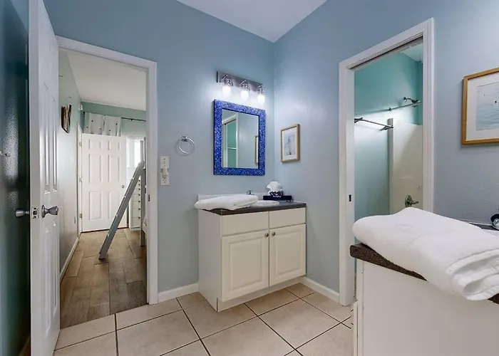 Eye-catching W/ Picturesque Coastal Views