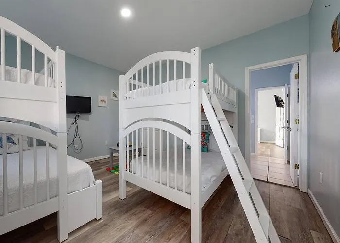 Eye-catching W/ Picturesque Coastal Views * Gulf Shores