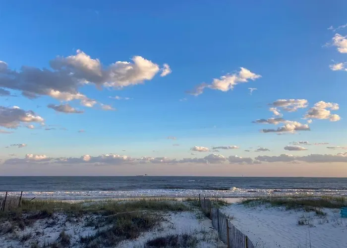 Holiday home Eye-catching W/ Picturesque Coastal Views Gulf Shores